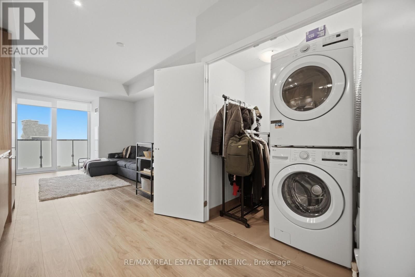 4905 - 430 SQUARE ONE DRIVE Image 23