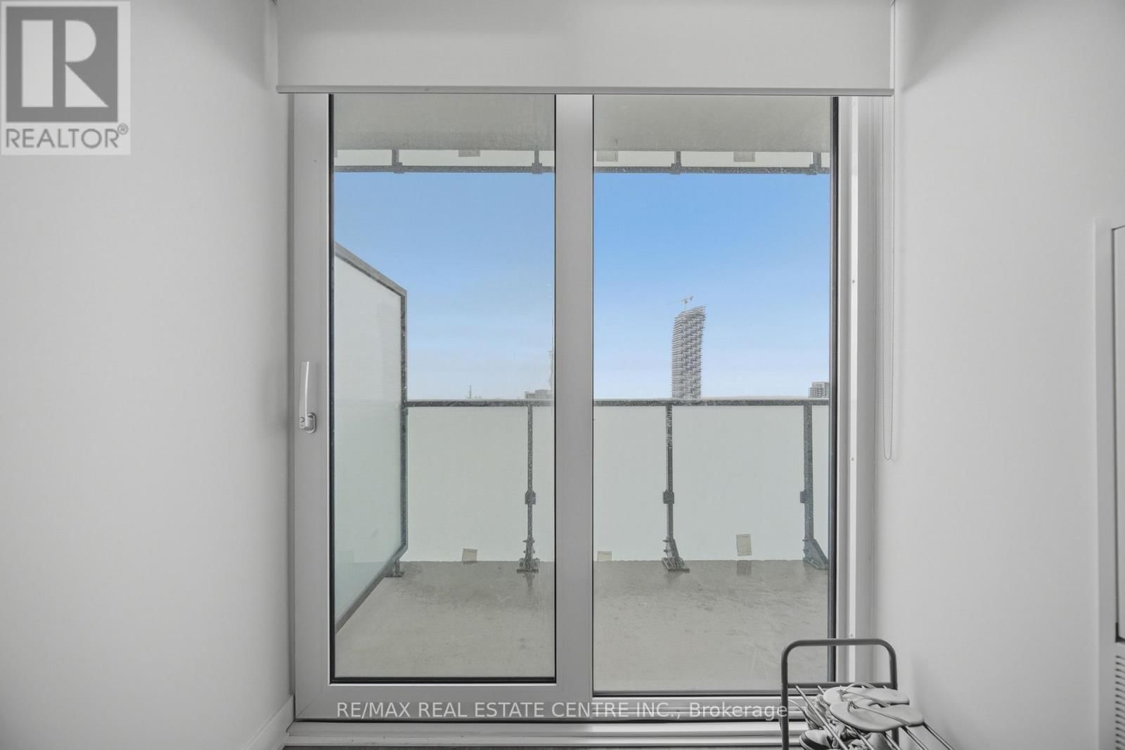 4905 - 430 SQUARE ONE DRIVE Image 24