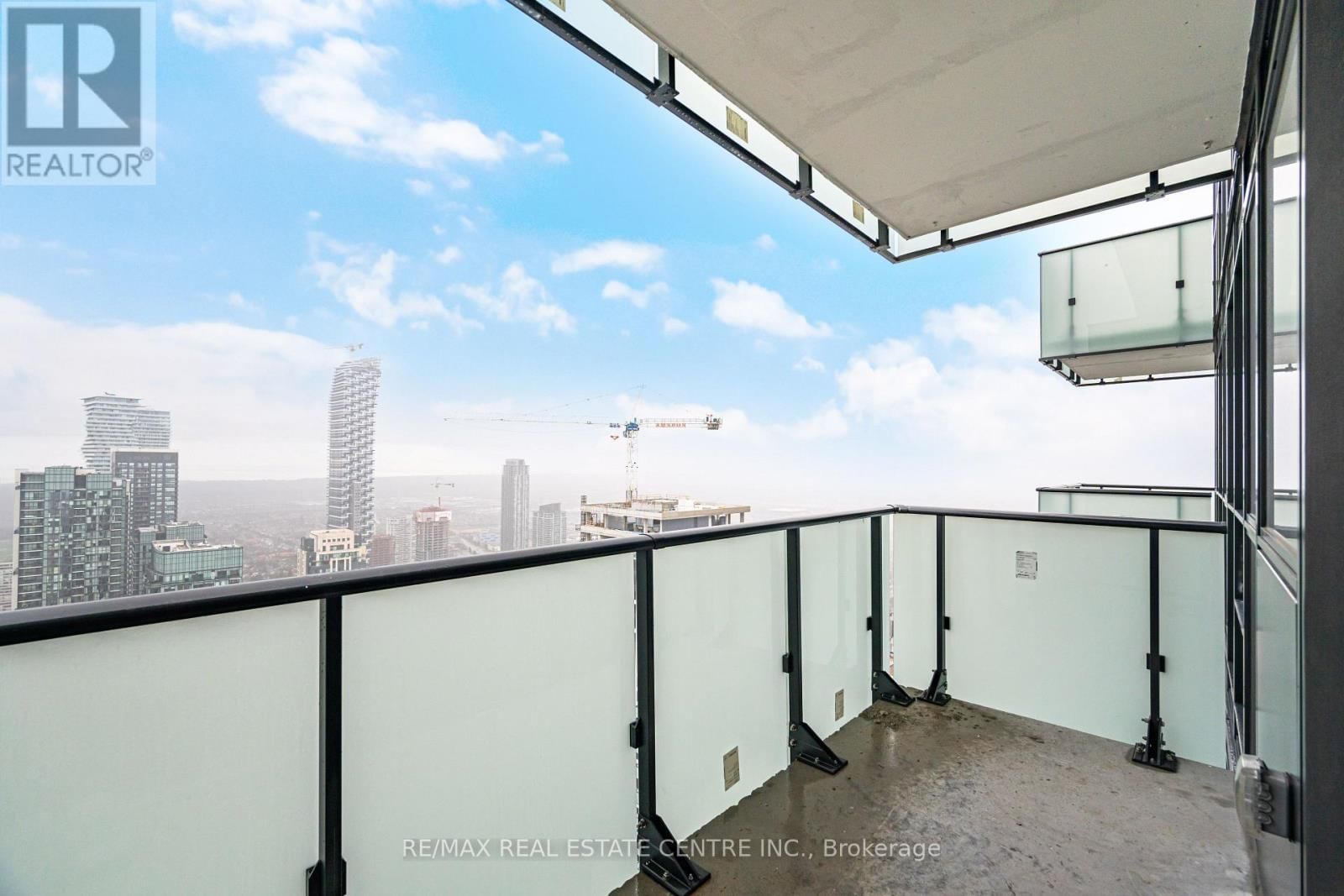 4905 - 430 SQUARE ONE DRIVE Image 25