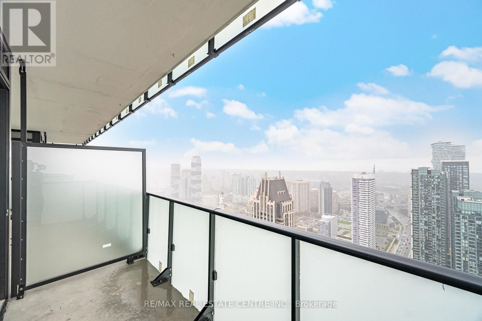 4905 - 430 SQUARE ONE DRIVE Image 26