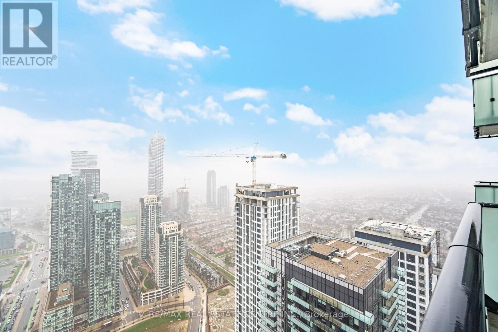 4905 - 430 SQUARE ONE DRIVE Image 29