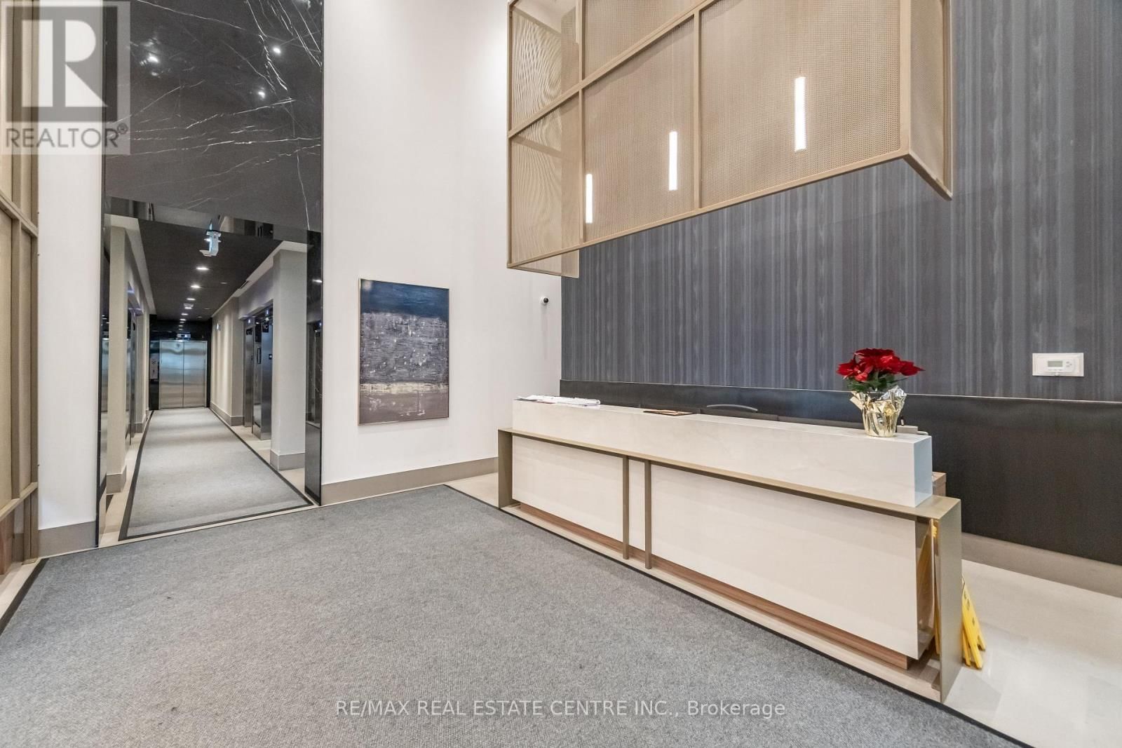 4905 - 430 SQUARE ONE DRIVE Image 3