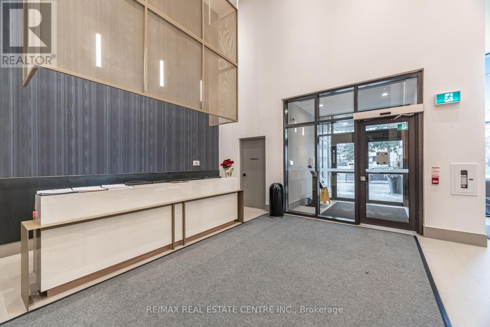 4905 - 430 SQUARE ONE DRIVE Image 30