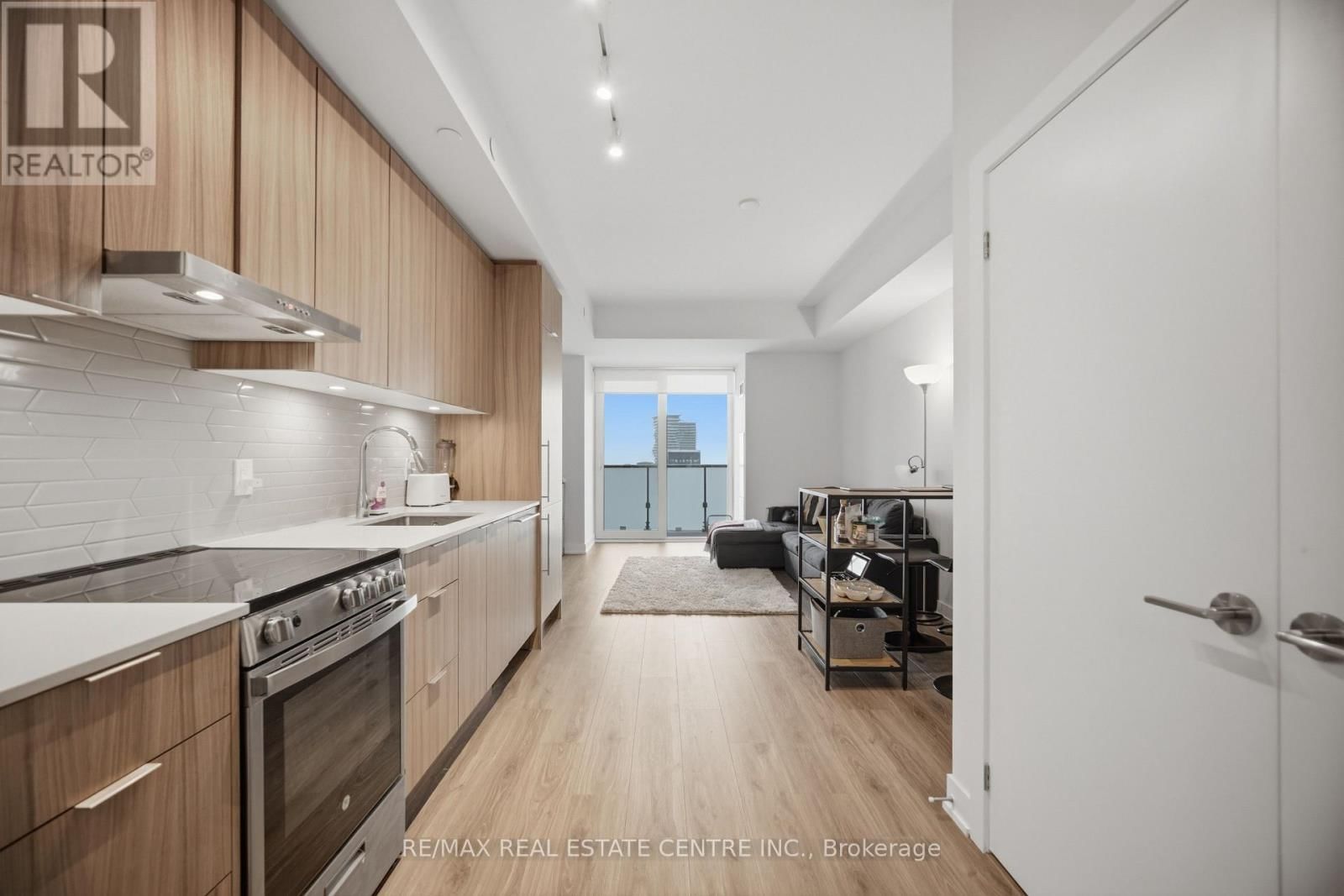 4905 - 430 SQUARE ONE DRIVE Image 7