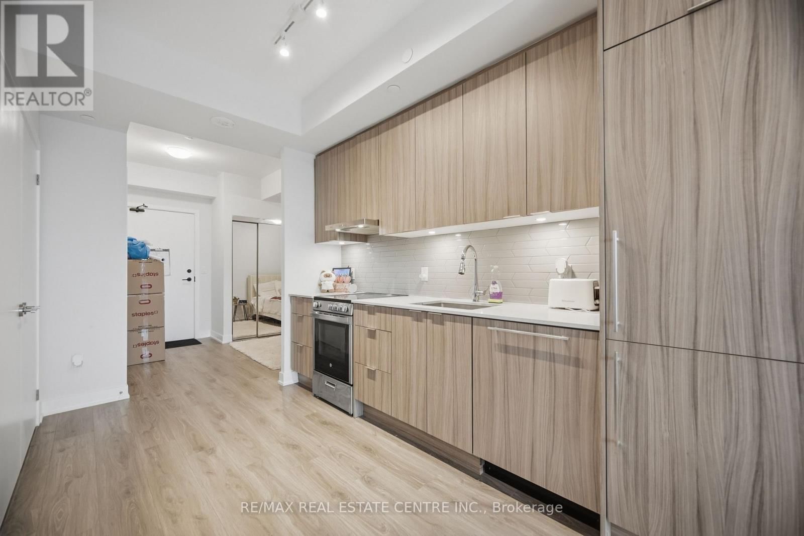 4905 - 430 SQUARE ONE DRIVE Image 8