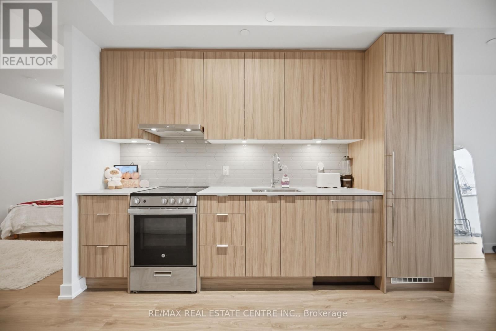 4905 - 430 SQUARE ONE DRIVE Image 9