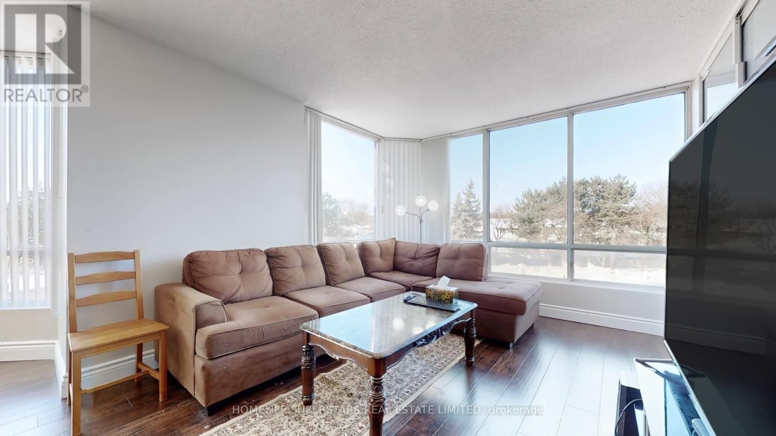 #301 - 26 HANOVER ROAD Image 14