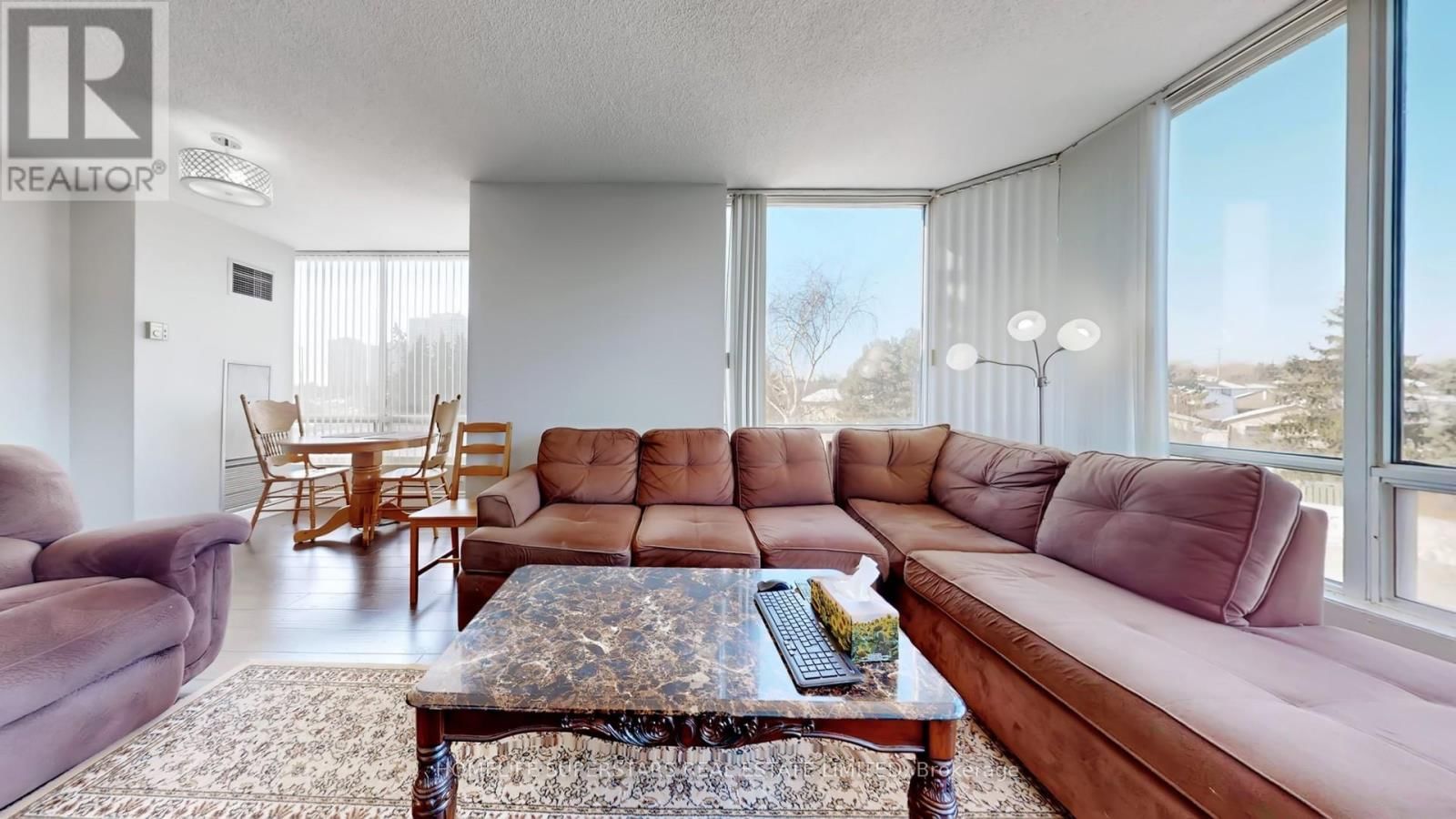 #301 - 26 HANOVER ROAD Image 15