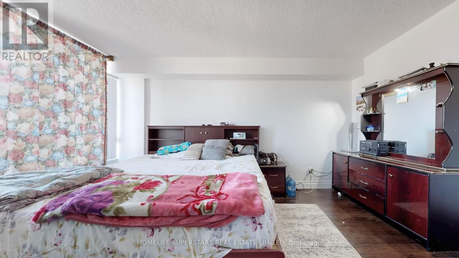 #301 - 26 HANOVER ROAD Image 24