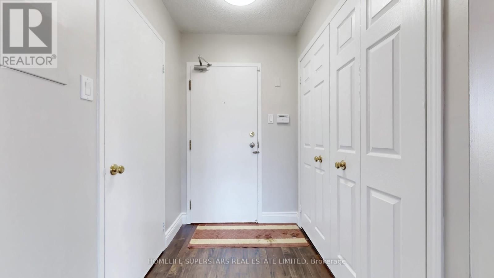 #301 - 26 HANOVER ROAD Image 39