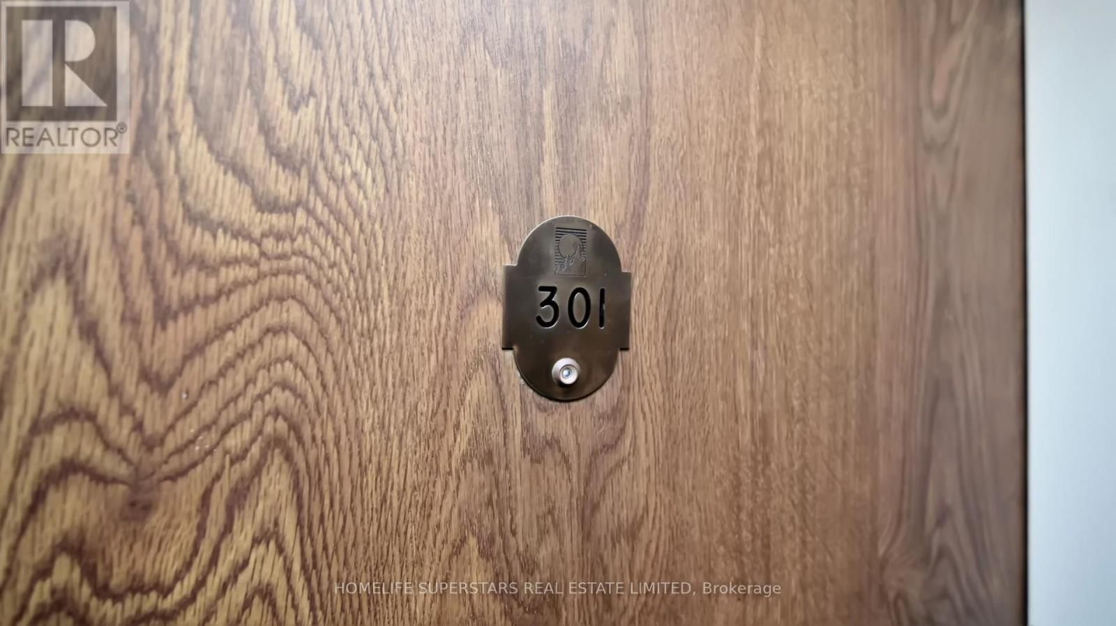 #301 - 26 HANOVER ROAD Image 41