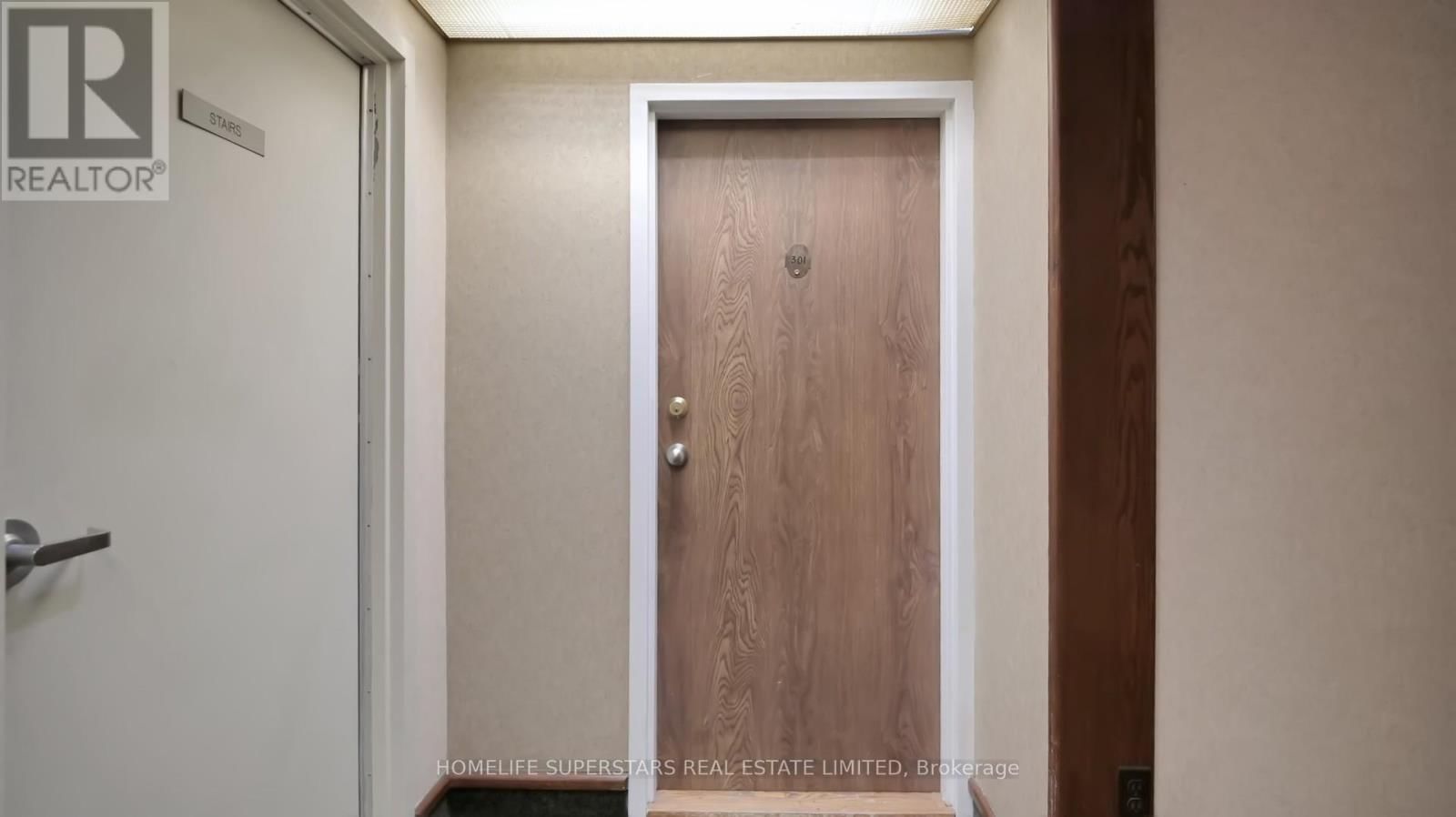 #301 - 26 HANOVER ROAD Image 42