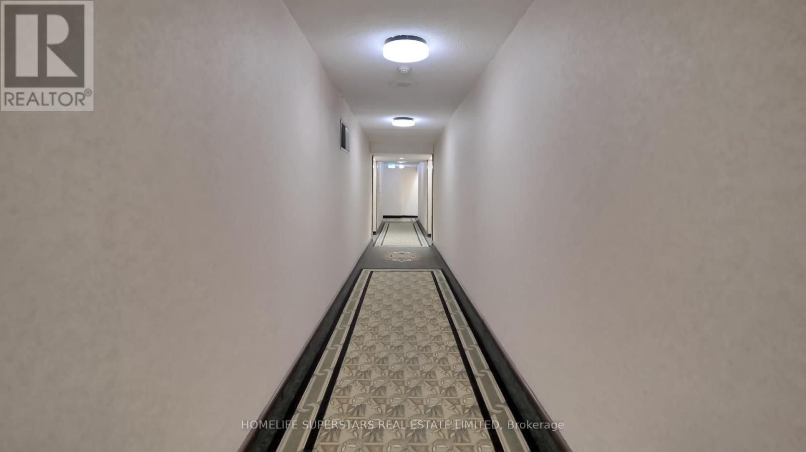 #301 - 26 HANOVER ROAD Image 43