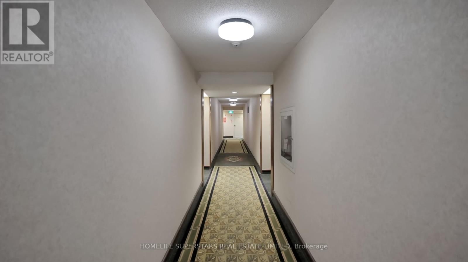 #301 - 26 HANOVER ROAD Image 44