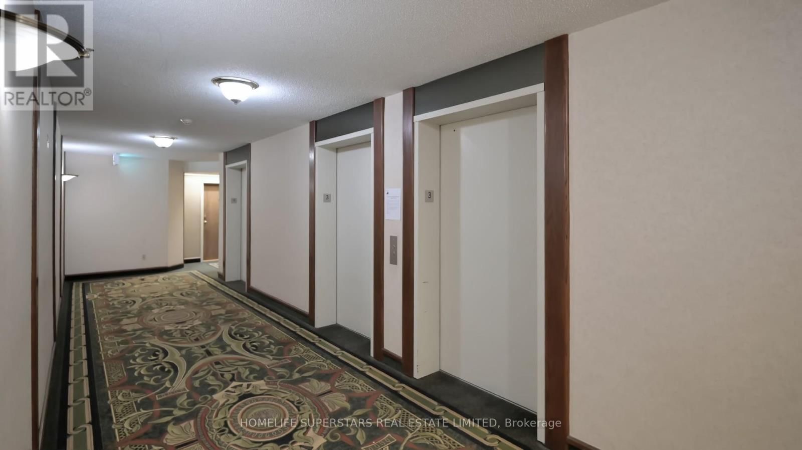 #301 - 26 HANOVER ROAD Image 45