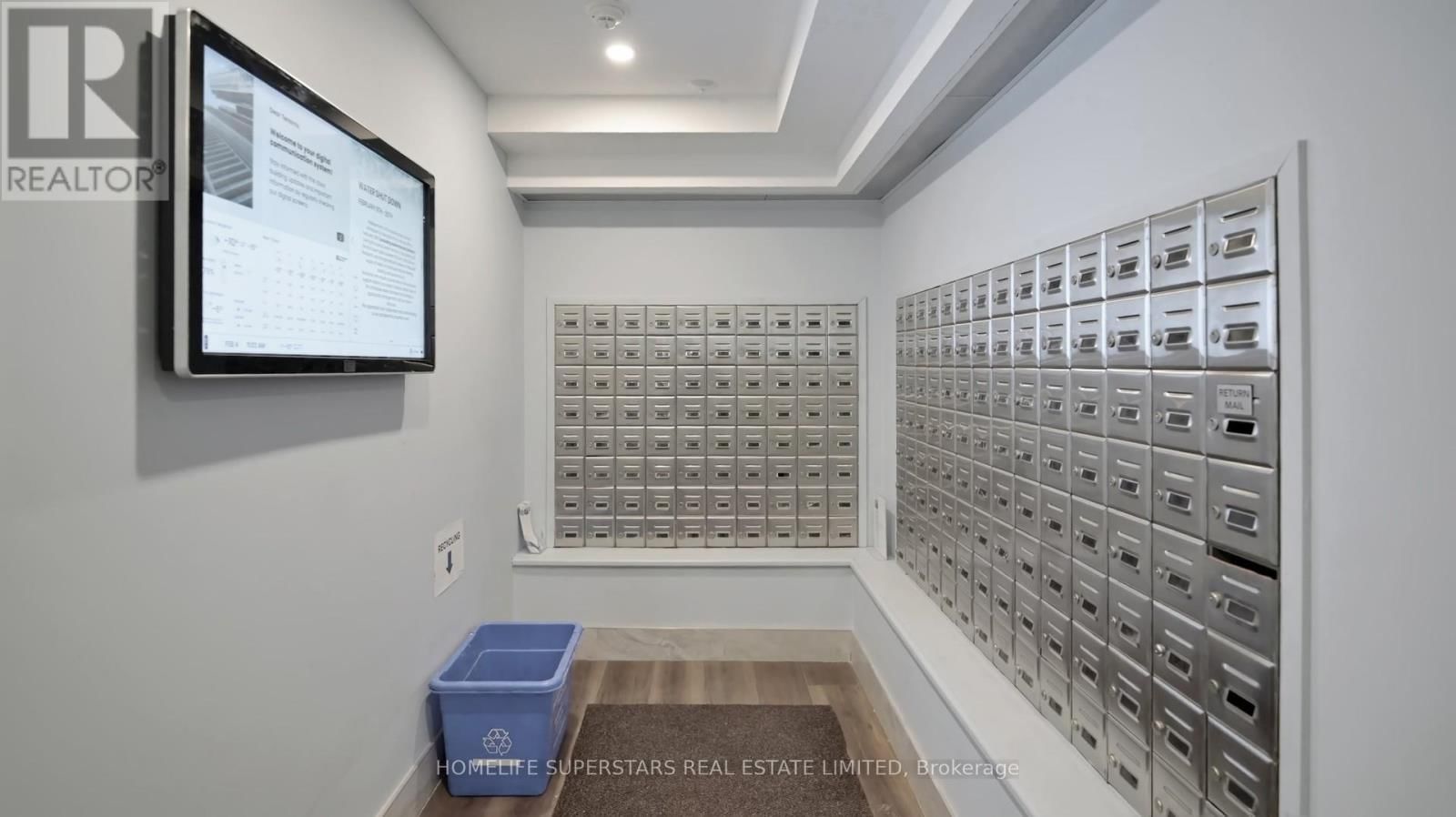 #301 - 26 HANOVER ROAD Image 47