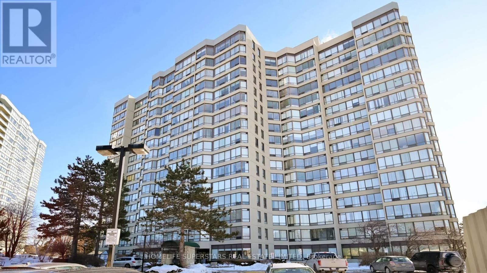 #301 - 26 HANOVER ROAD Image 8