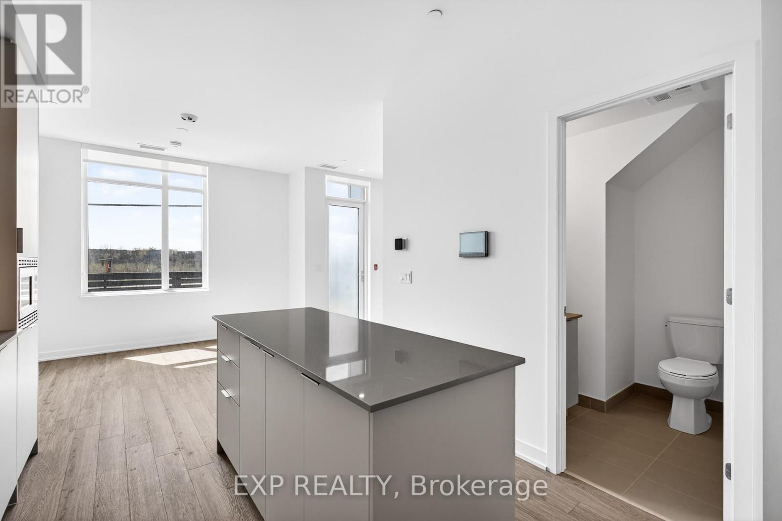 B108 - 3071 TRAFALGAR ROAD Image 13