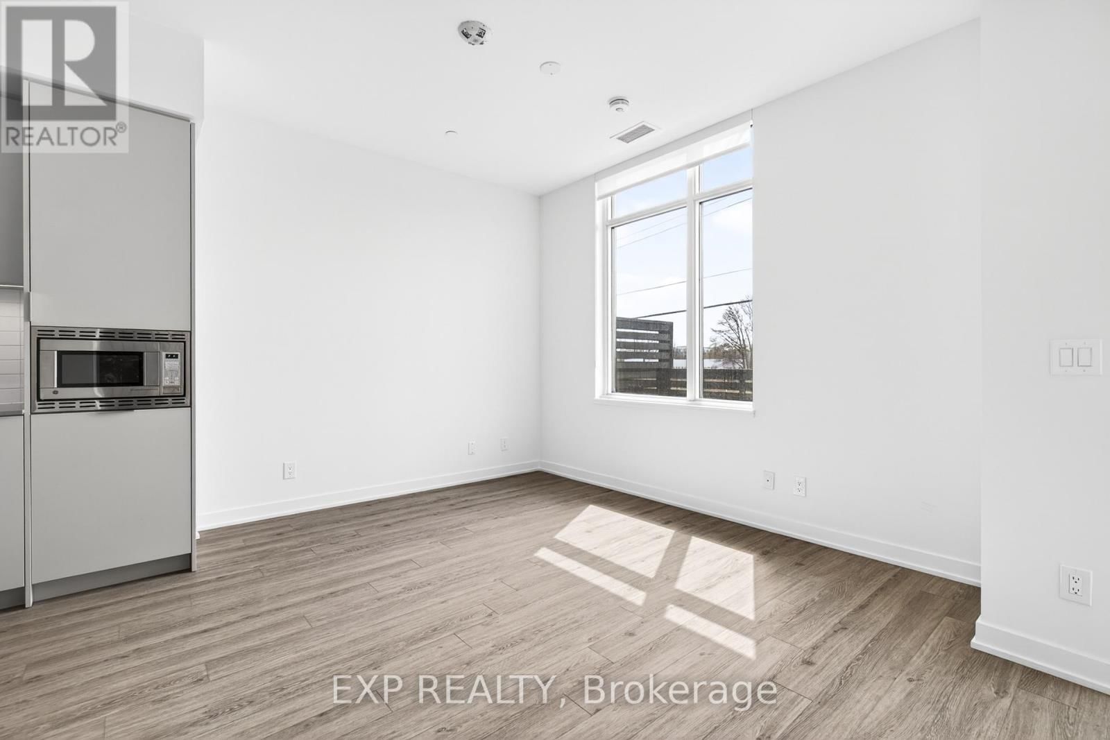 B108 - 3071 TRAFALGAR ROAD Image 22