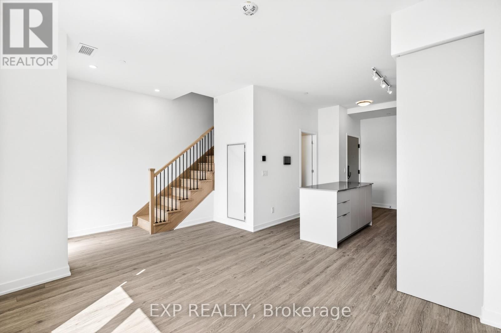 B108 - 3071 TRAFALGAR ROAD Image 23