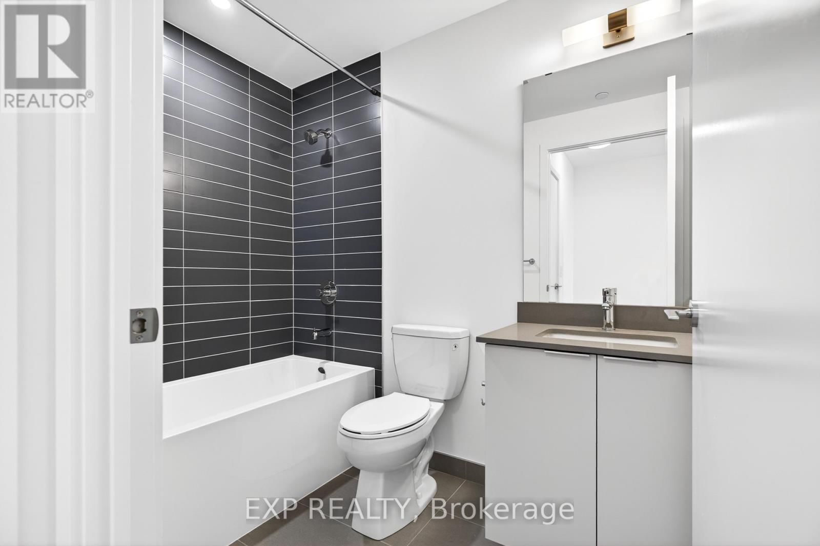 B108 - 3071 TRAFALGAR ROAD Image 32