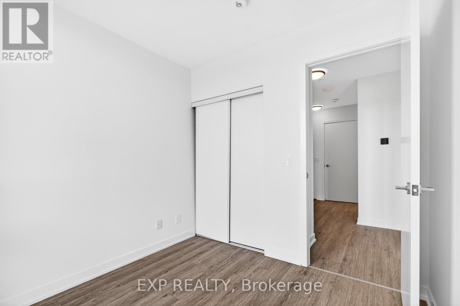 B108 - 3071 TRAFALGAR ROAD Image 37