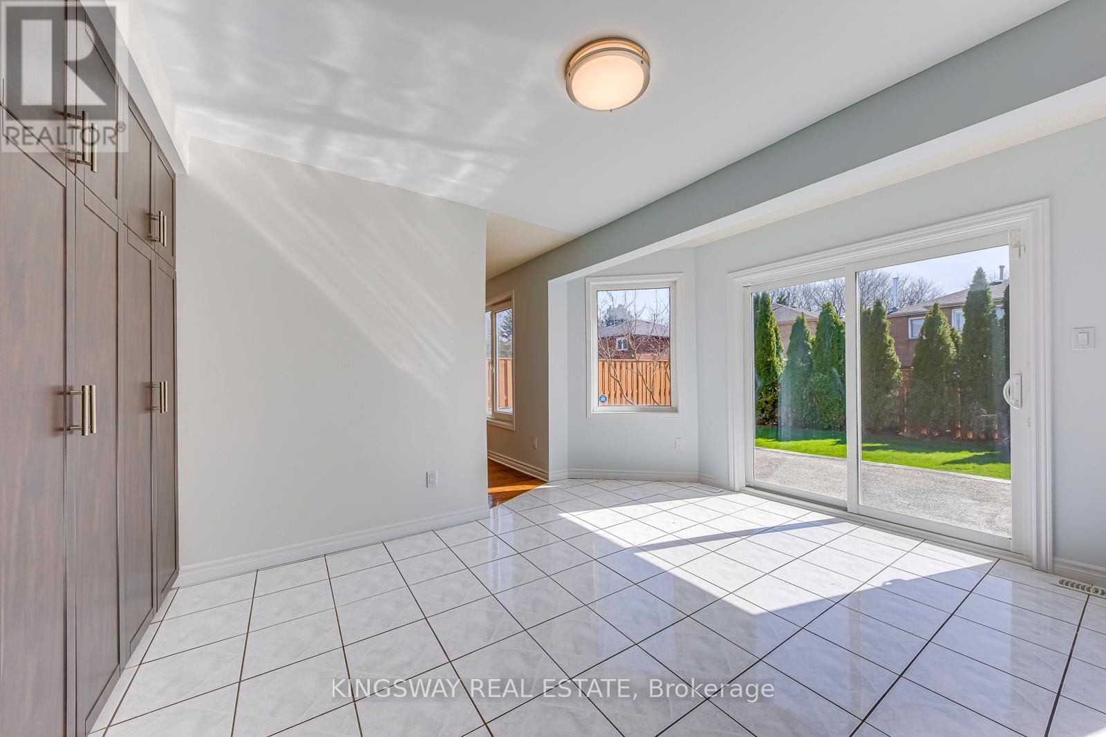 4020 MELFORT CRESCENT Image 11