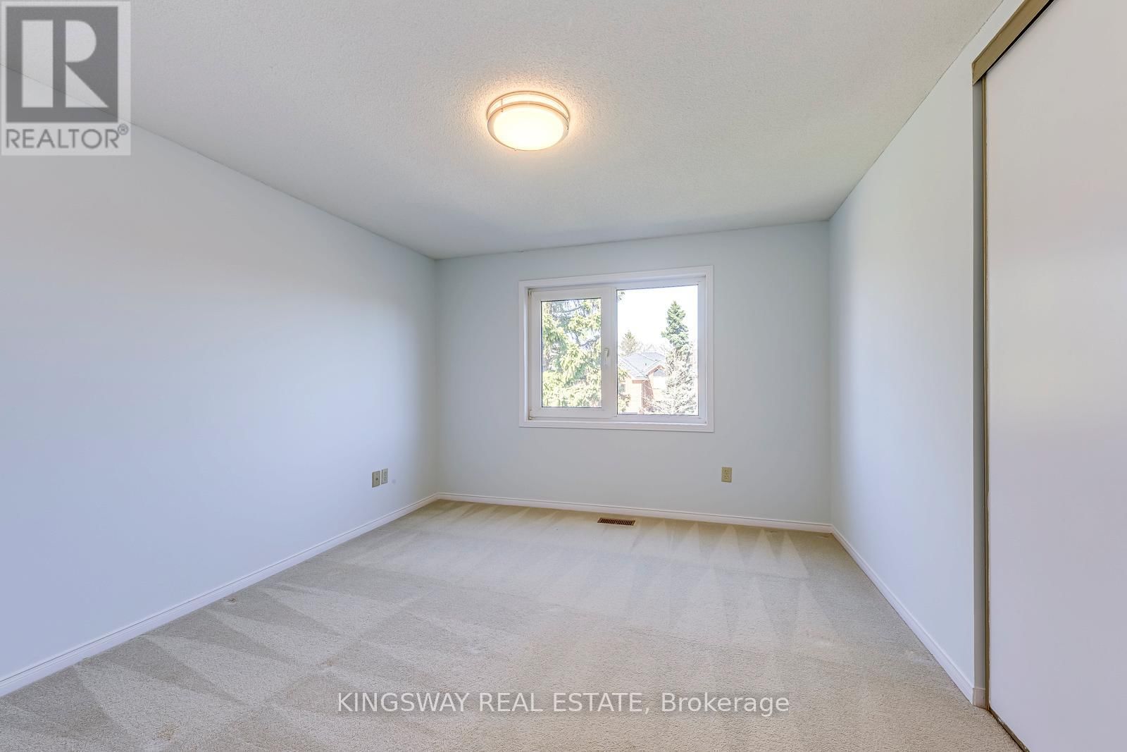 4020 MELFORT CRESCENT Image 35