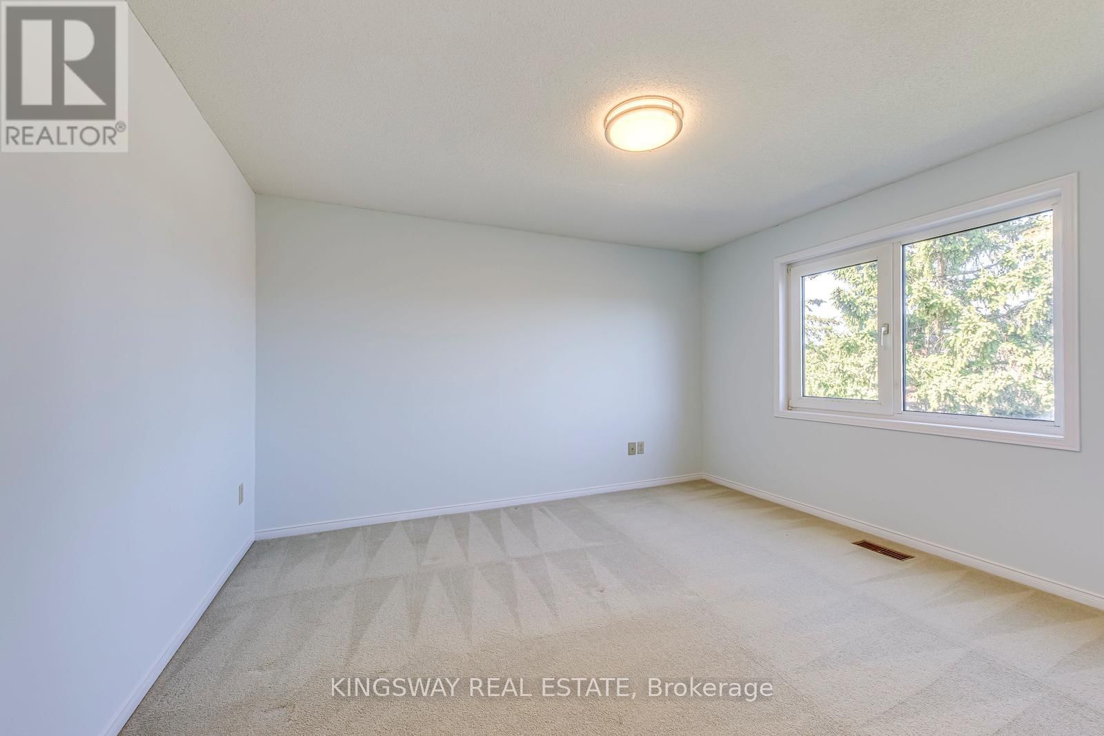 4020 MELFORT CRESCENT Image 36