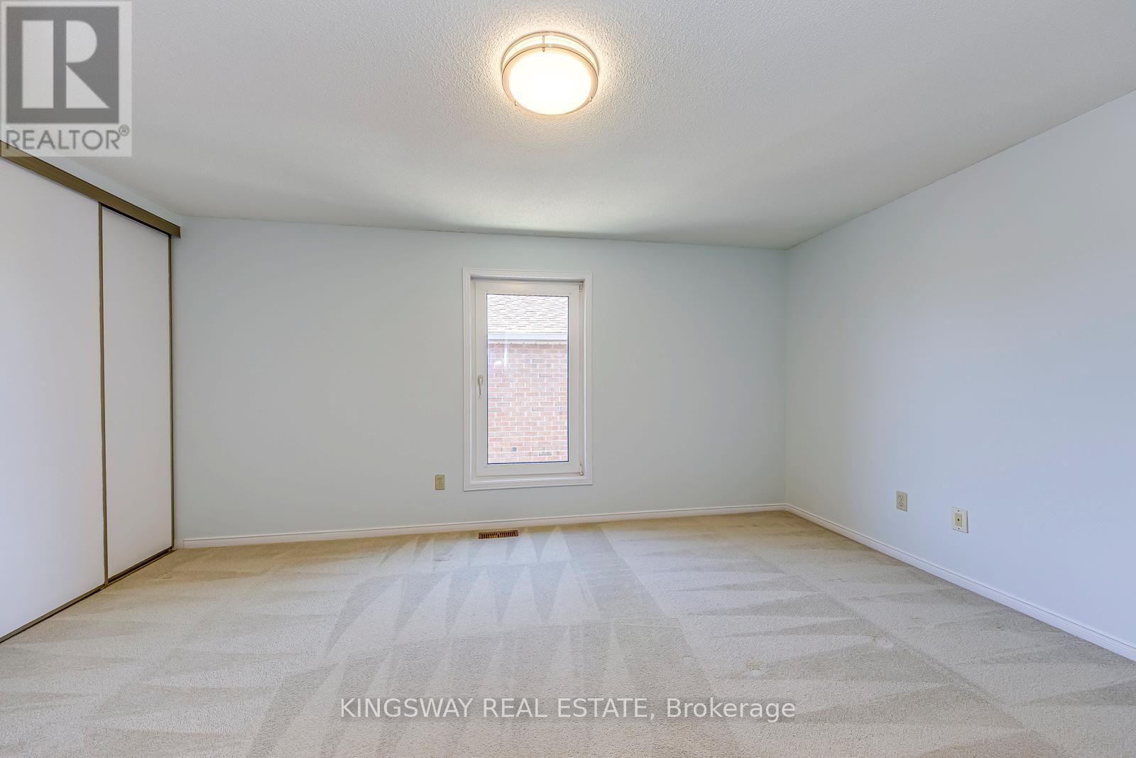 4020 MELFORT CRESCENT Image 37