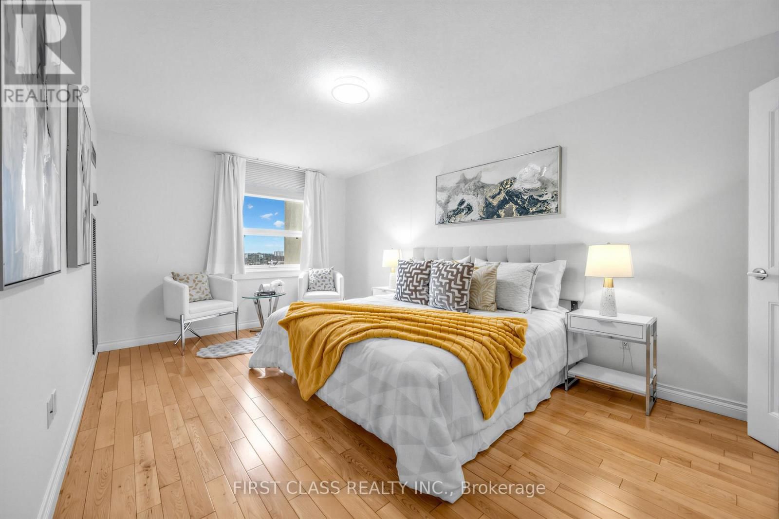 1007 - 362 THE EAST MALL ROAD Image 20