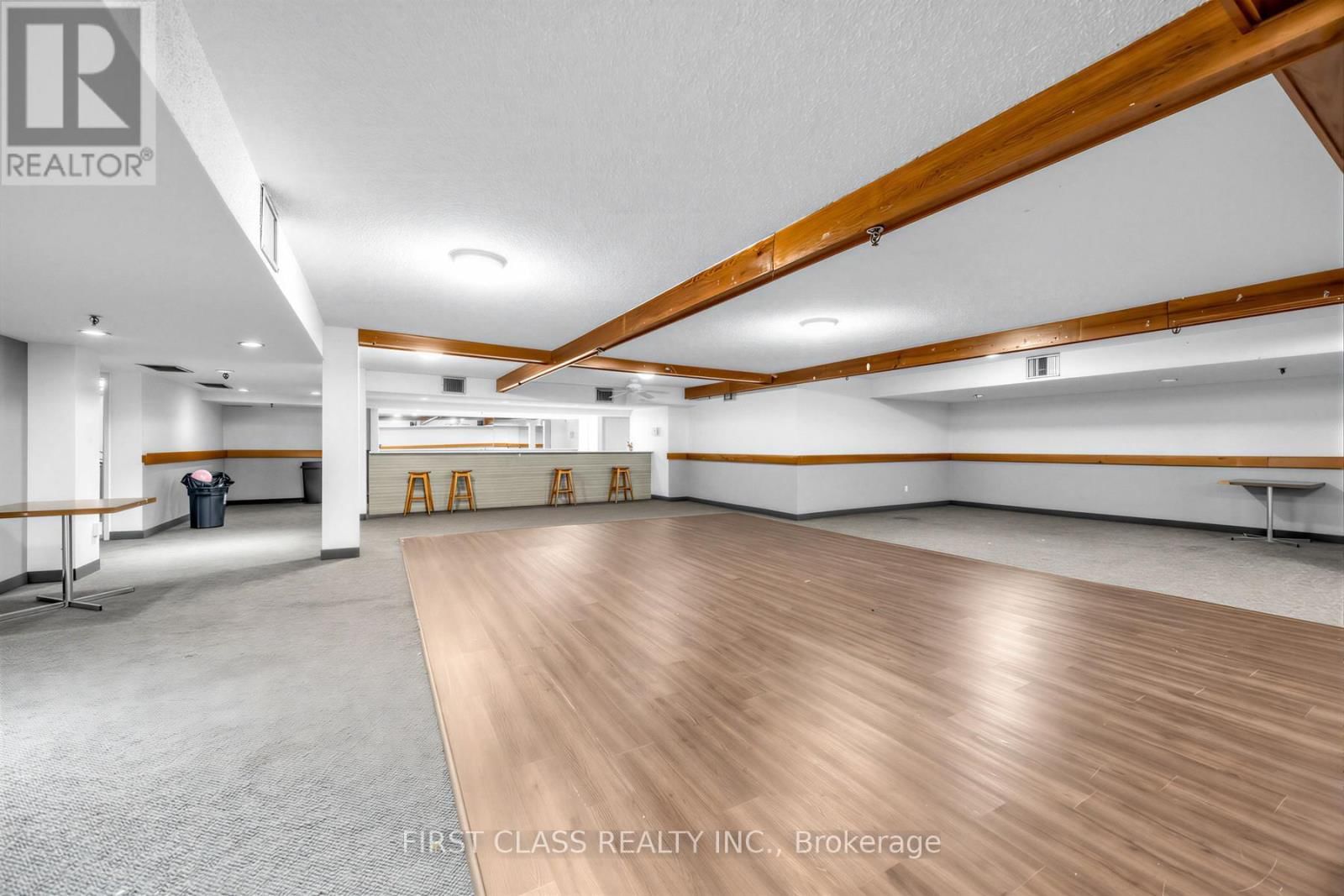 1007 - 362 THE EAST MALL ROAD Image 30