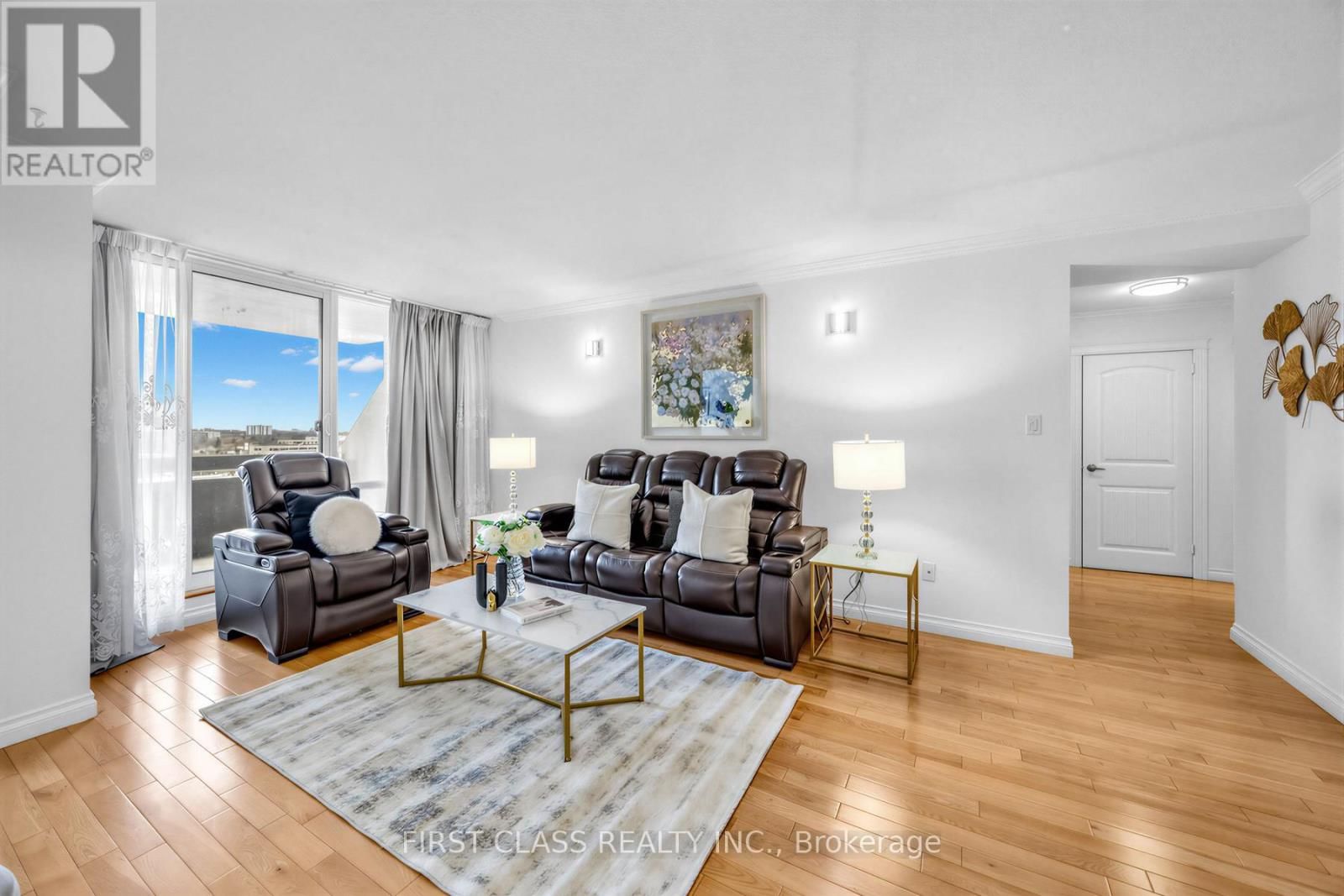 1007 - 362 THE EAST MALL ROAD Image 8