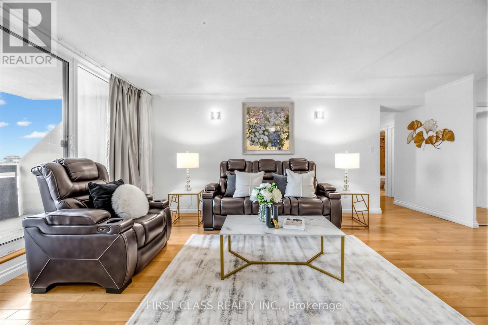 1007 - 362 THE EAST MALL ROAD Image 9