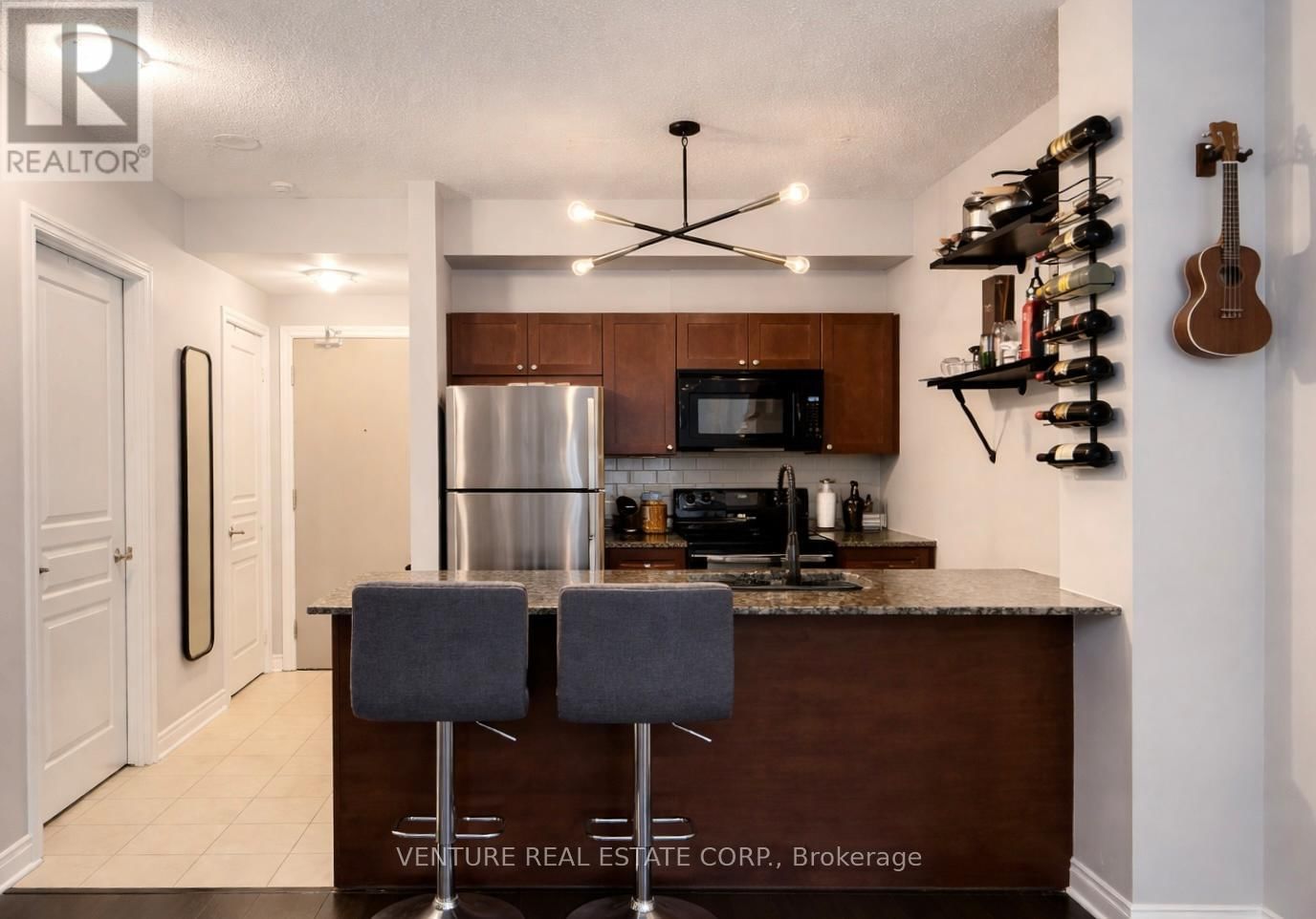 1005 - 3525 KARIYA DRIVE Image 3