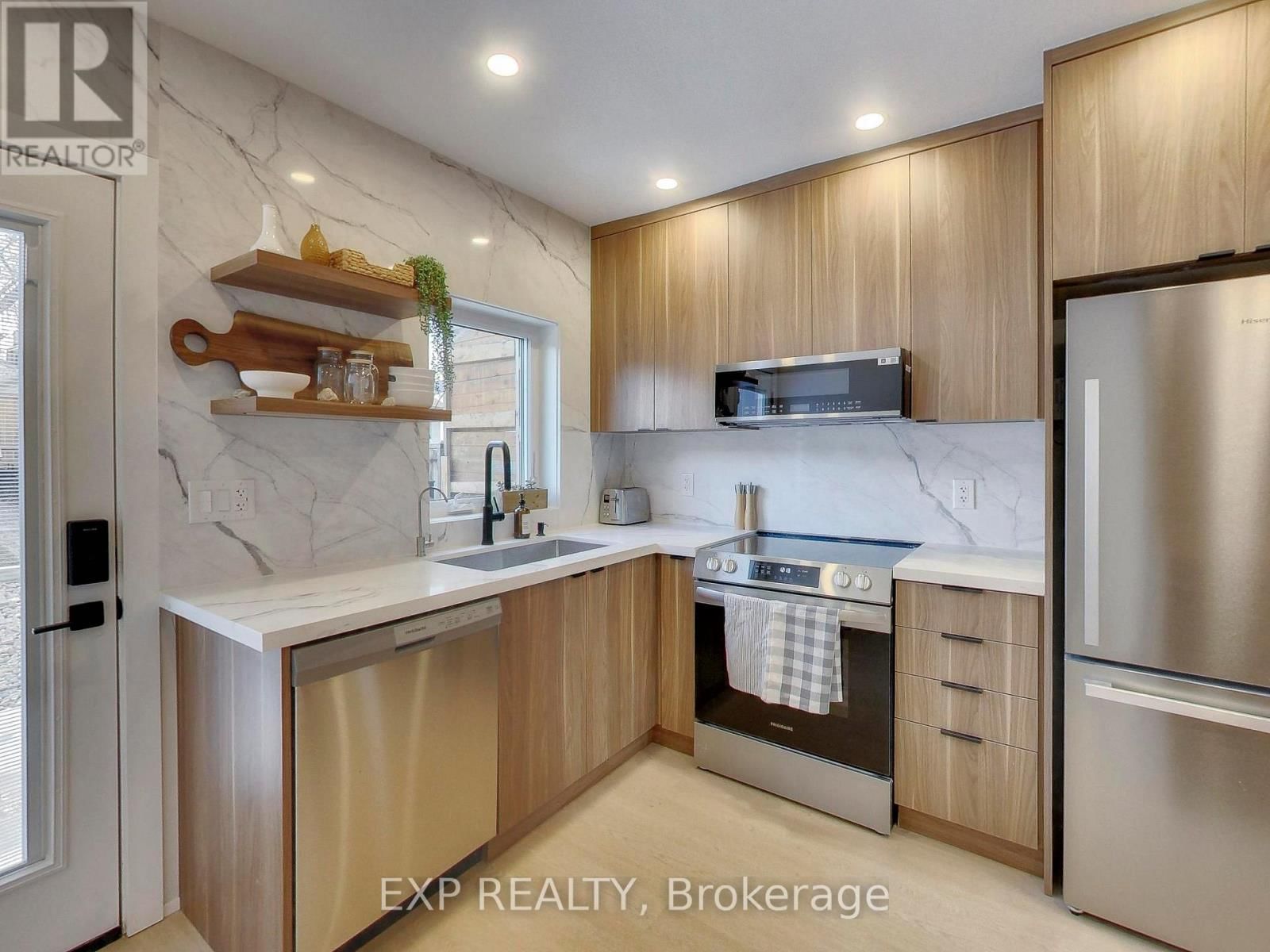 37 GILBERT AVENUE Image 11