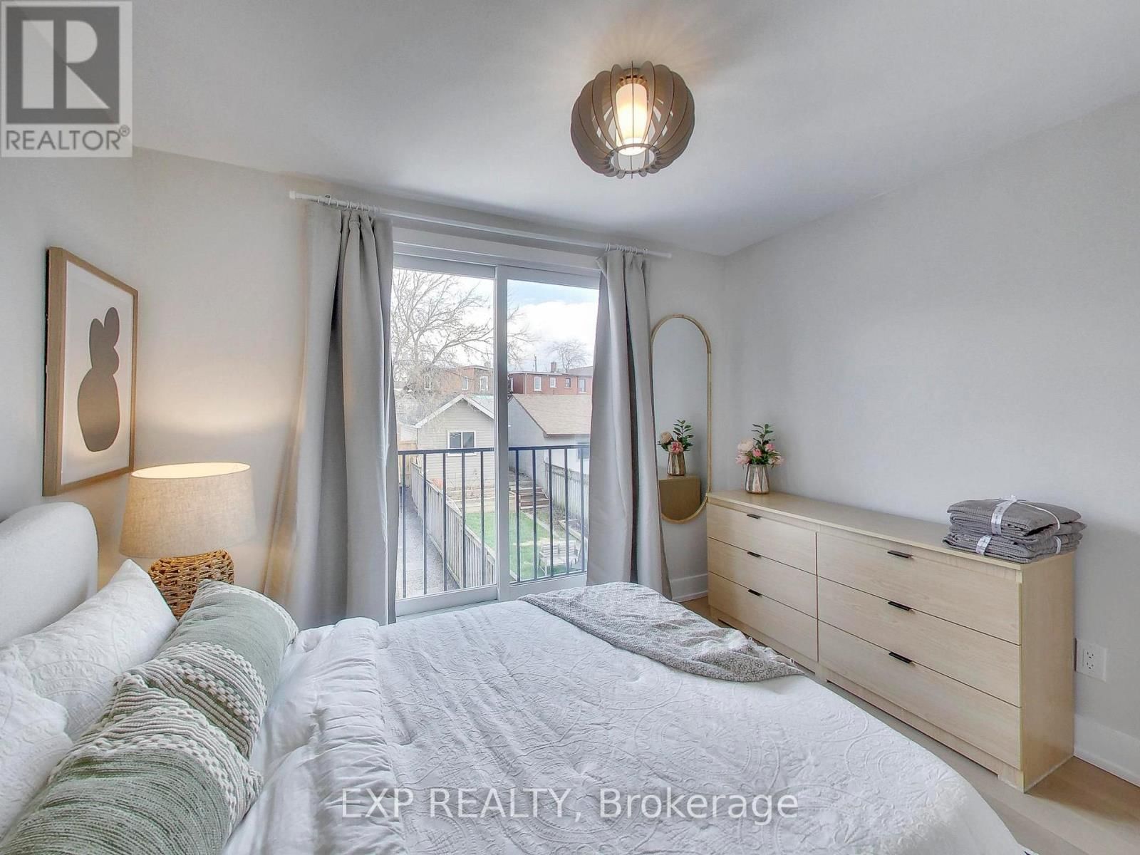 37 GILBERT AVENUE Image 18