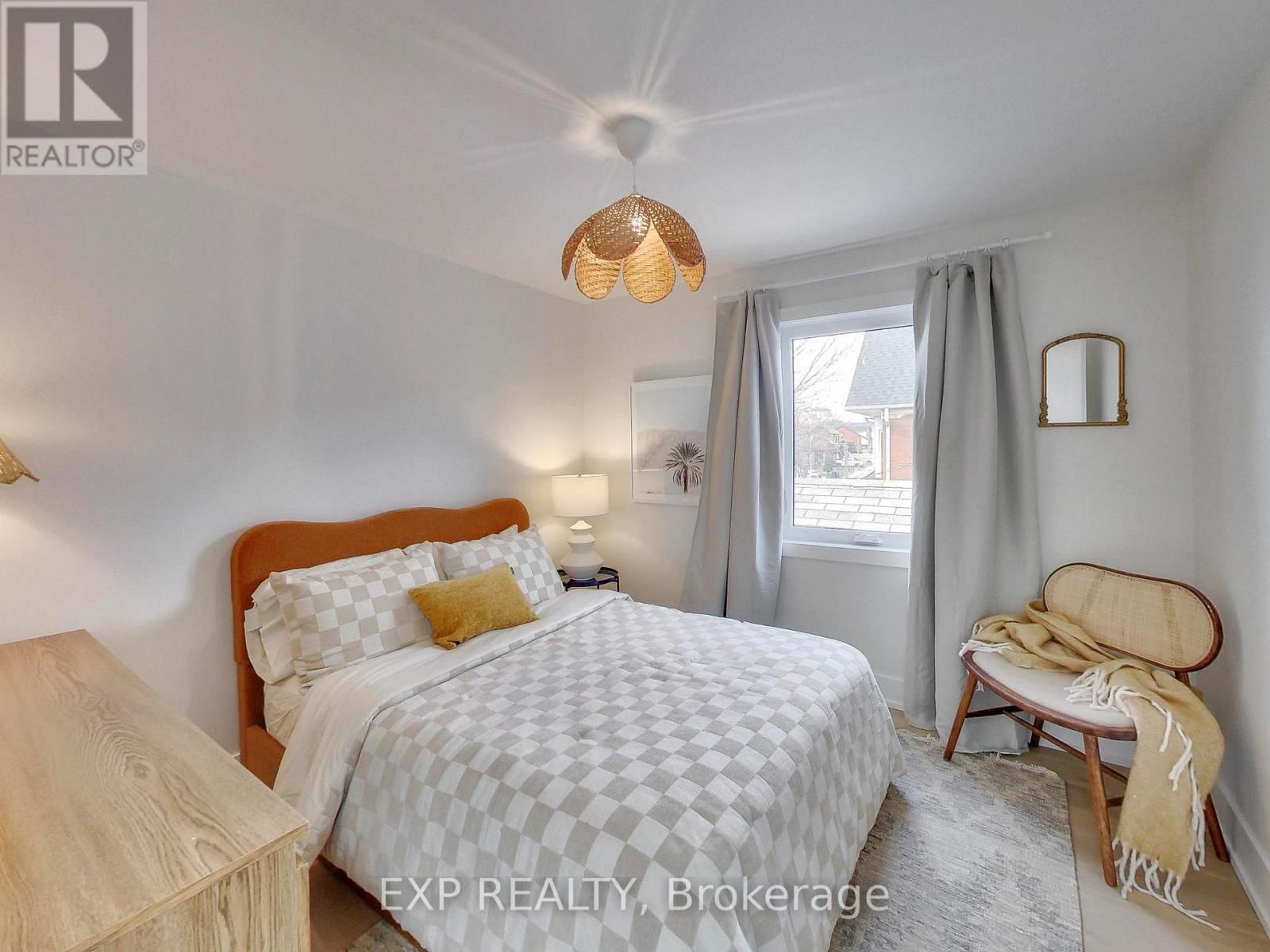 37 GILBERT AVENUE Image 19