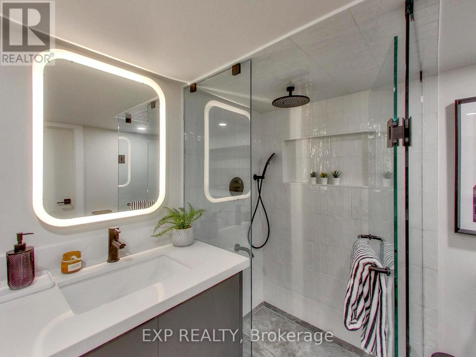 37 GILBERT AVENUE Image 25