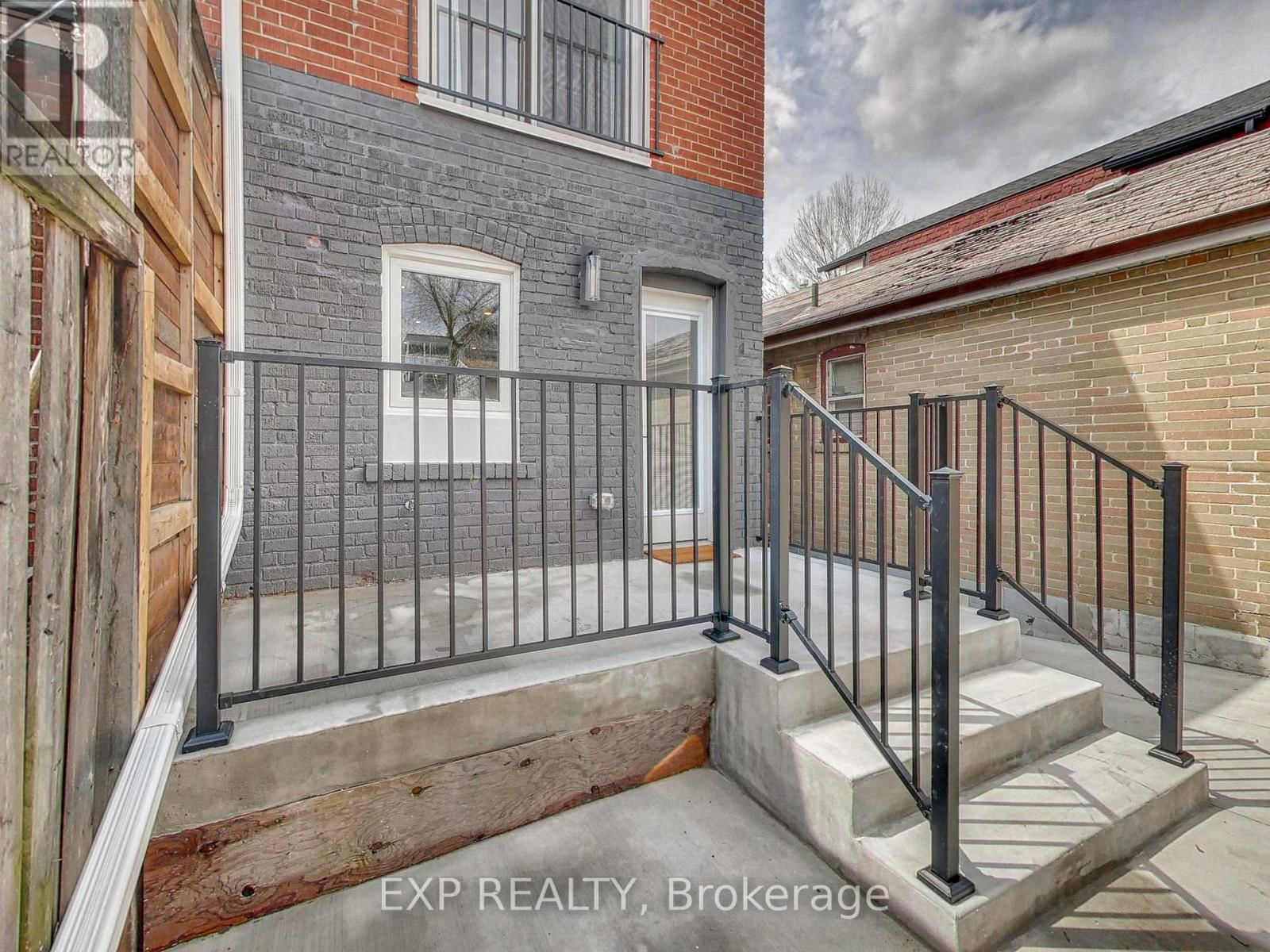 37 GILBERT AVENUE Image 28