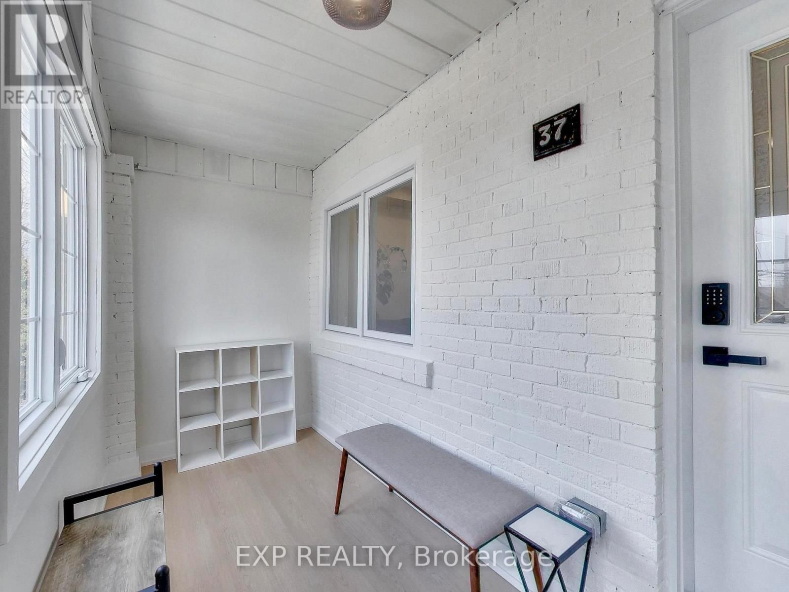 37 GILBERT AVENUE Image 3