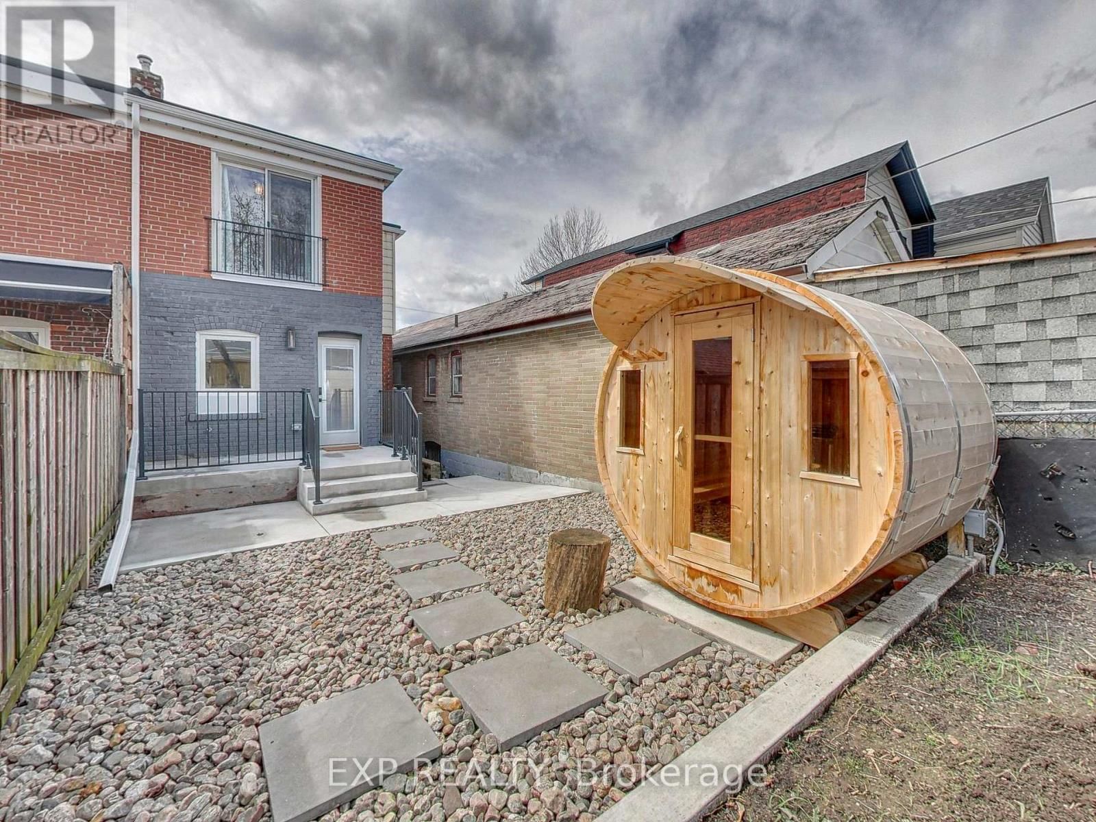 37 GILBERT AVENUE Image 30