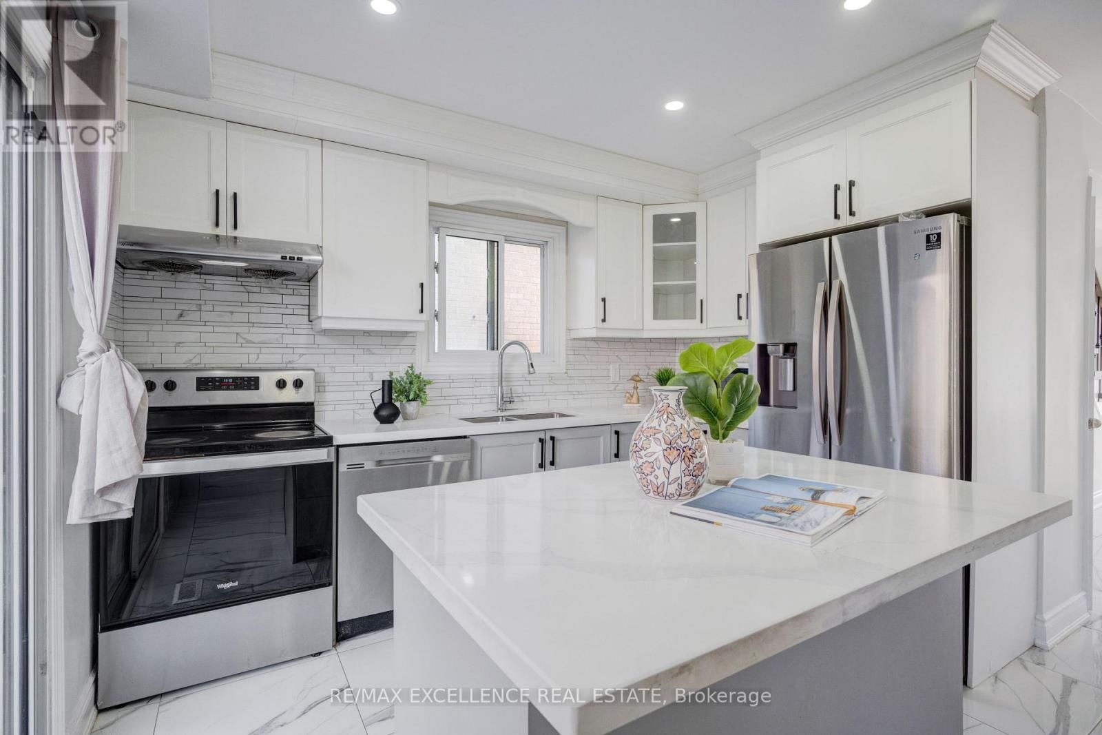 48 TRAVERSTON COURT Image 16