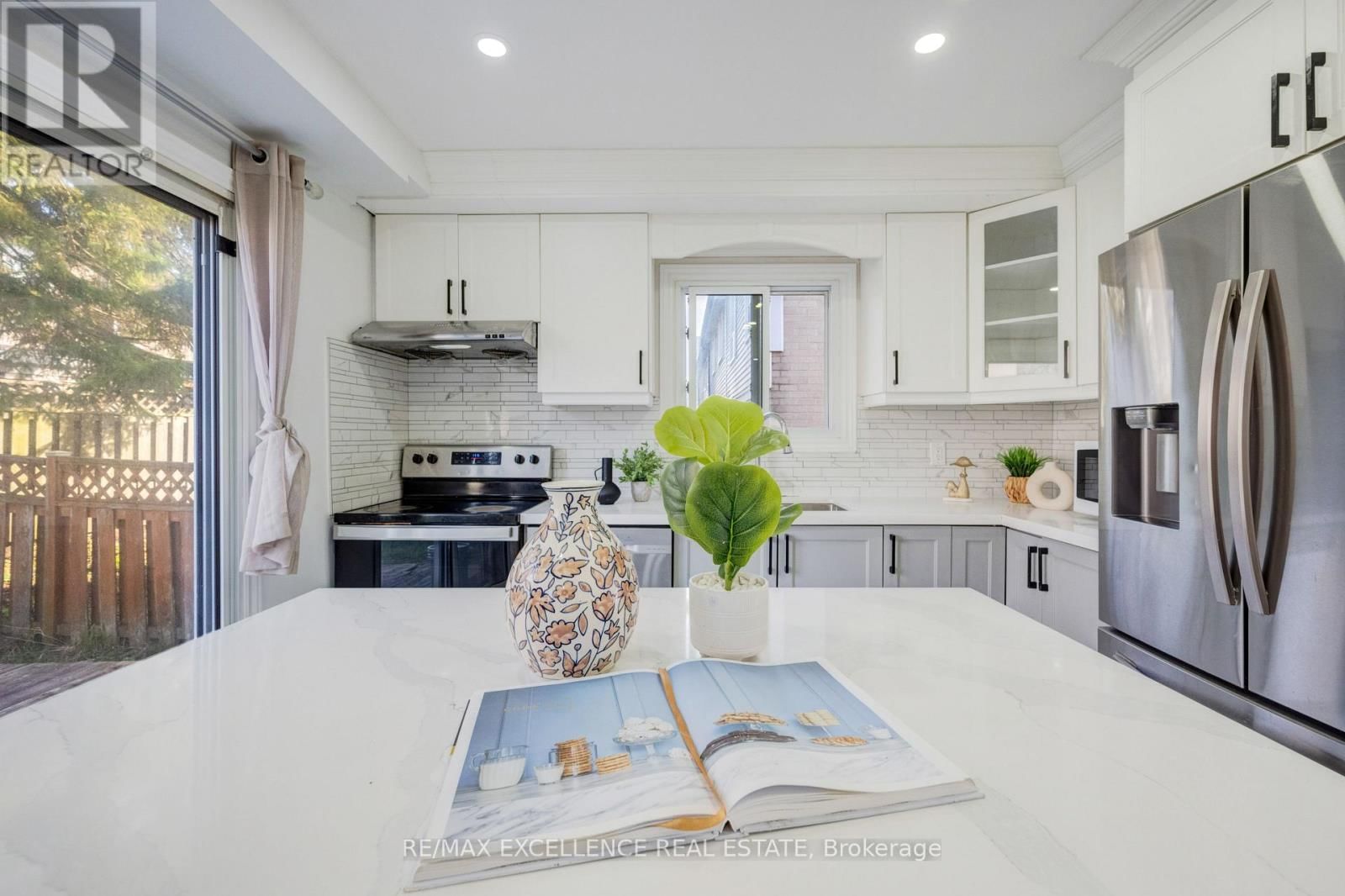 48 TRAVERSTON COURT Image 18