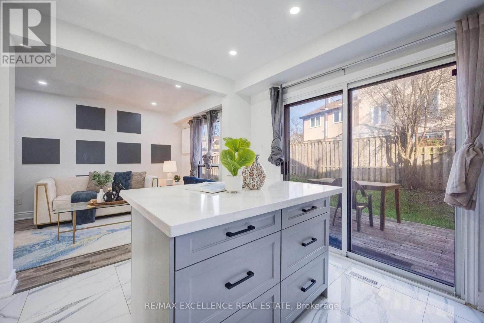 48 TRAVERSTON COURT Image 21