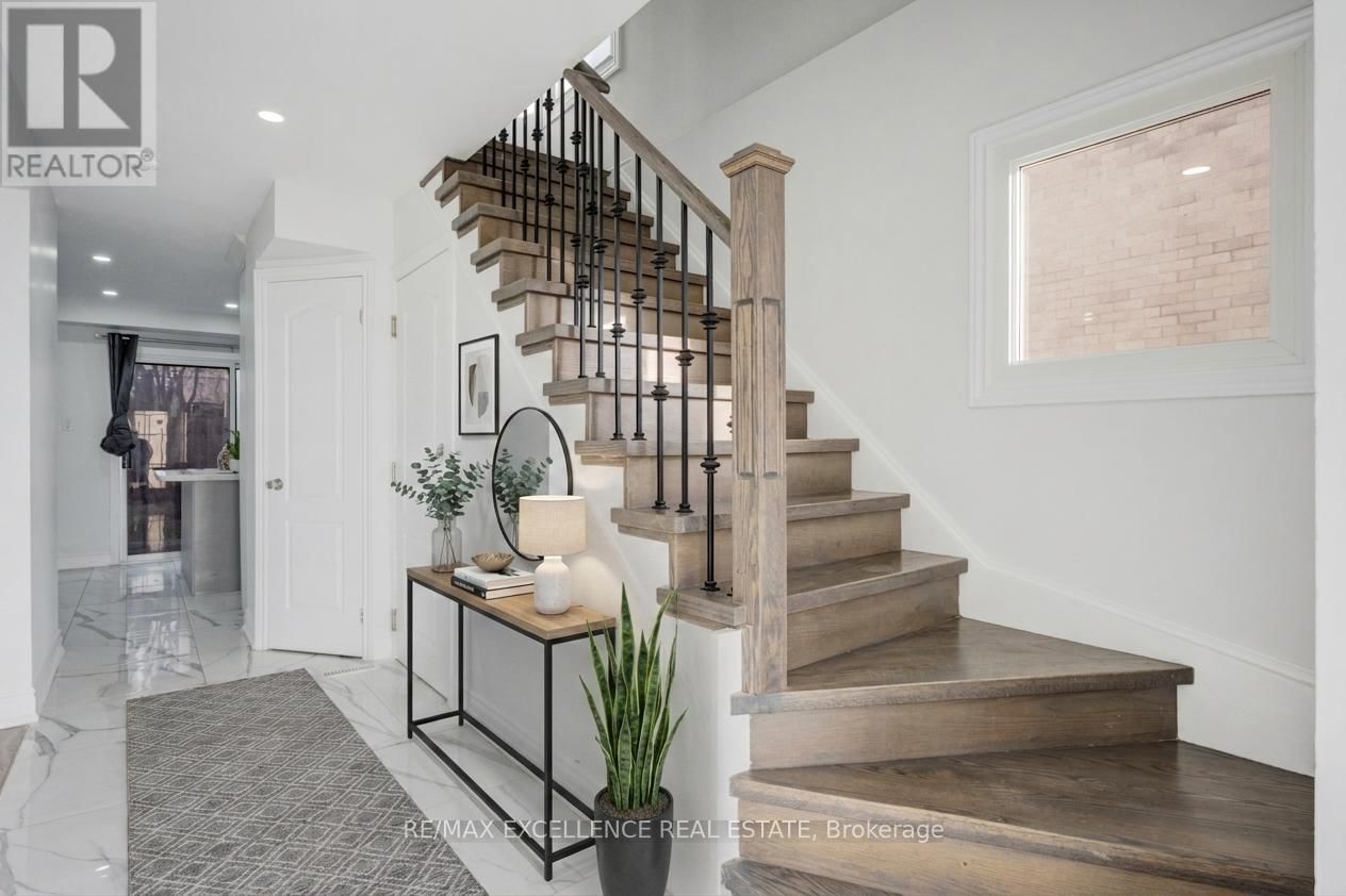 48 TRAVERSTON COURT Image 23