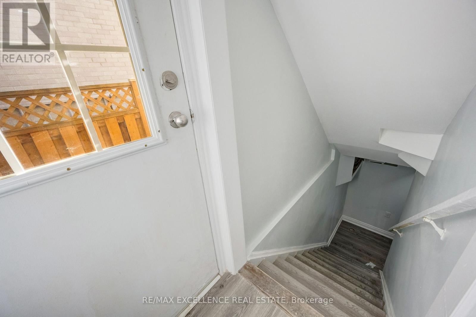 48 TRAVERSTON COURT Image 31