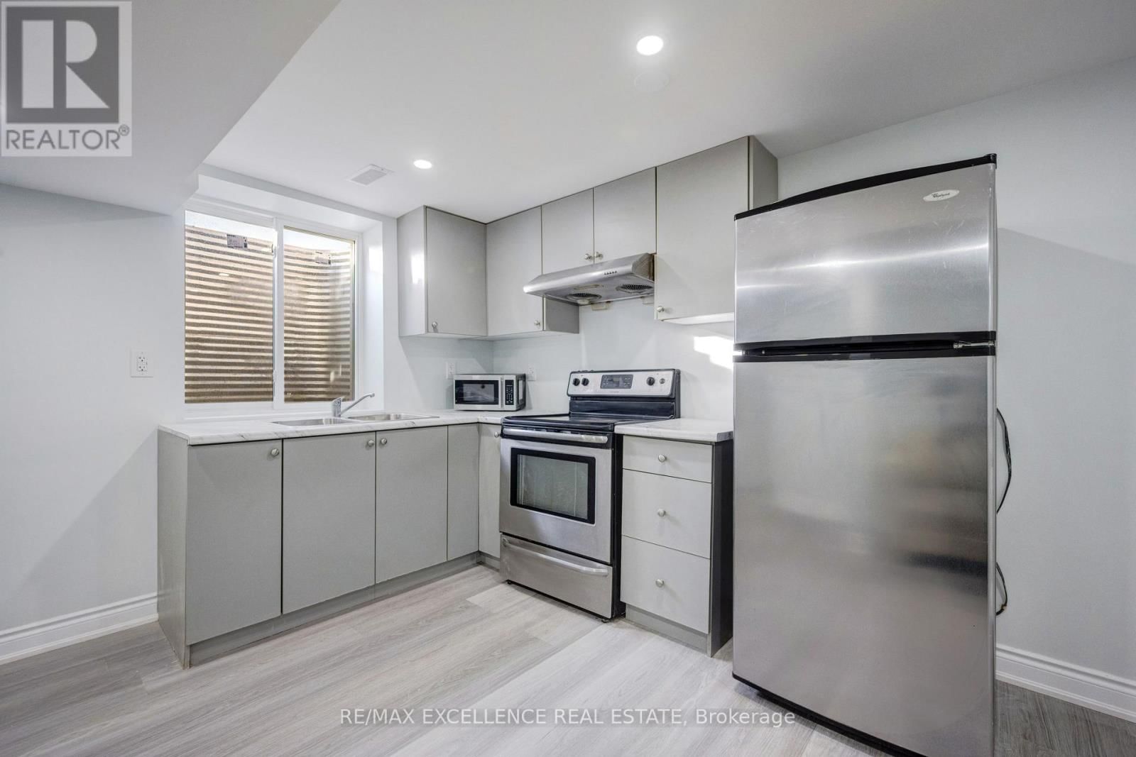 48 TRAVERSTON COURT Image 33