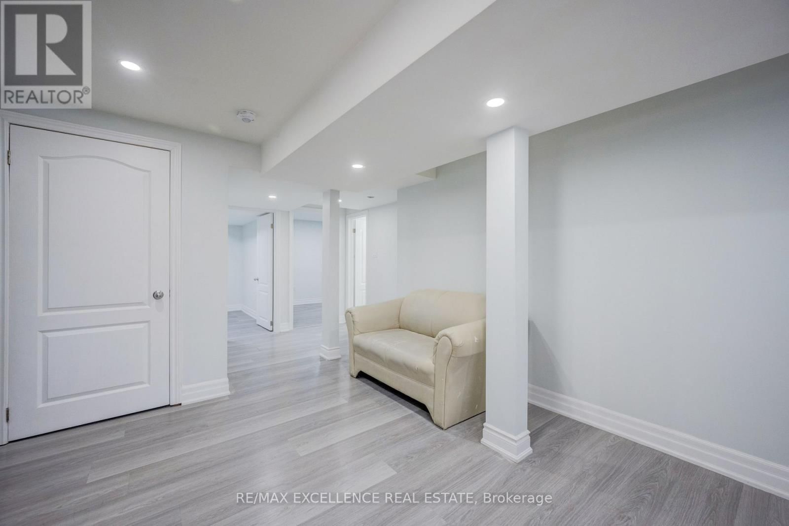 48 TRAVERSTON COURT Image 34