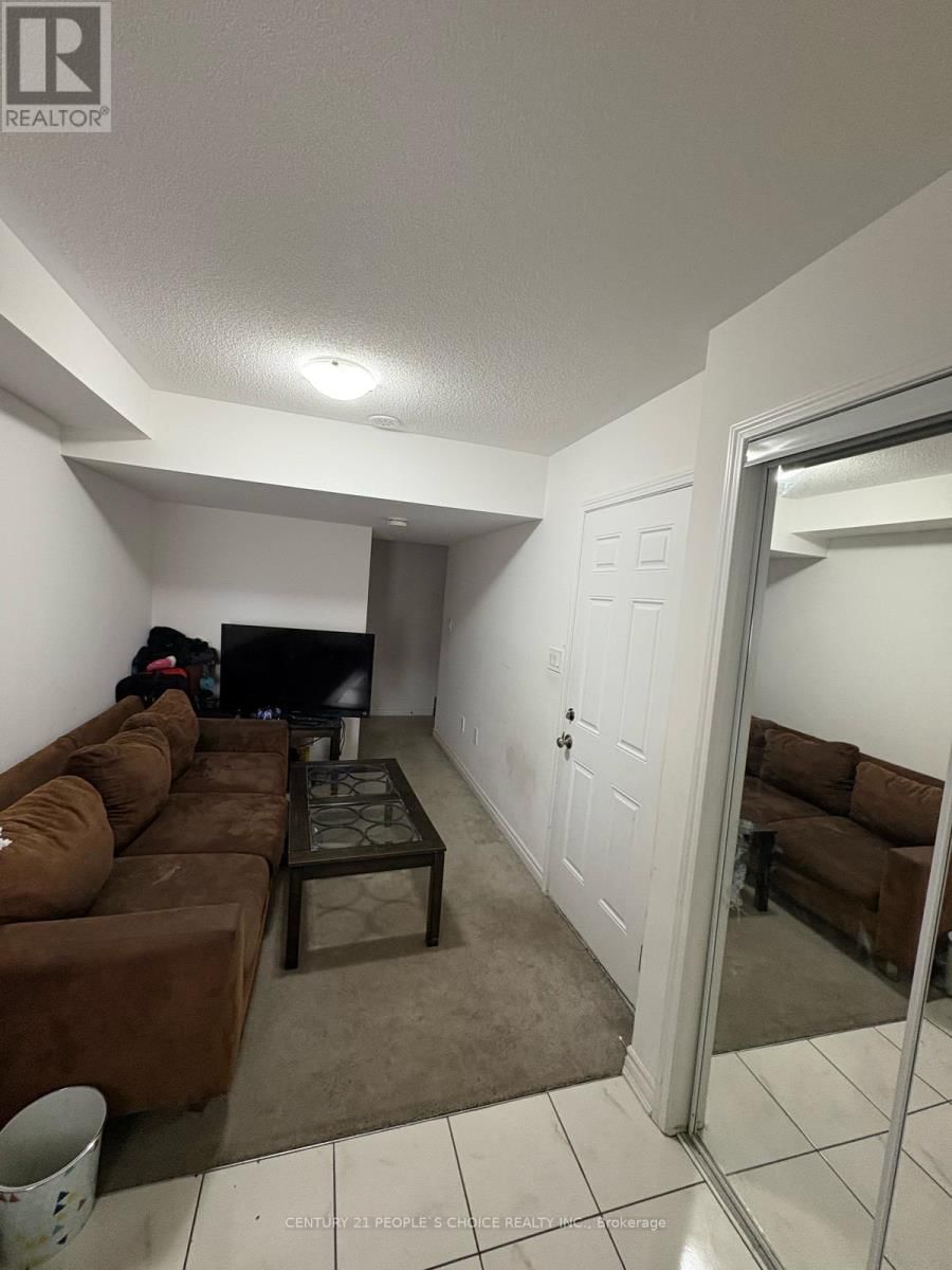 281 MURLOCK HEIGHTS Image 4